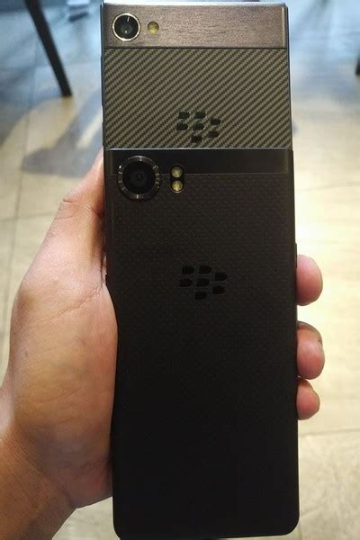 B­l­a­c­k­B­e­r­r­y­­n­i­n­ ­K­a­r­b­o­n­ ­F­i­b­e­r­l­i­ ­T­e­l­e­f­o­n­u­ ­K­r­y­t­o­n­’­d­a­n­ ­İ­l­k­ ­G­ö­r­s­e­l­l­e­r­!­
